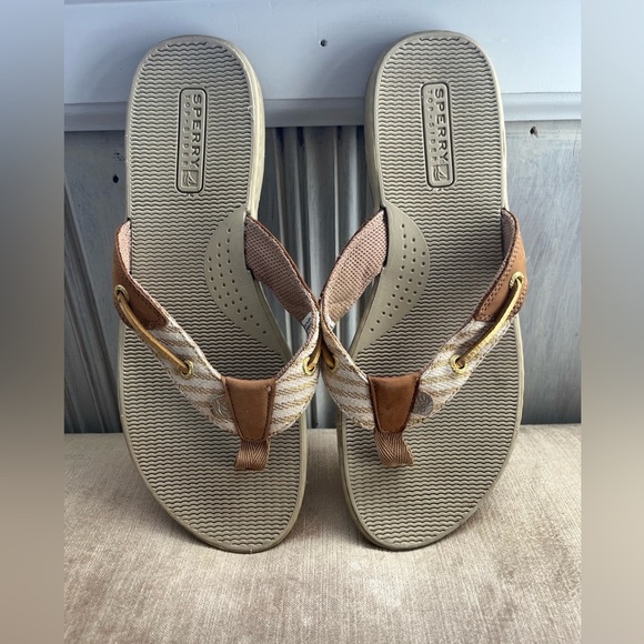 SPERRY Tan and Brown striped gold thong sandals 9 nautical fisherman preppy - Picture 1 of 6